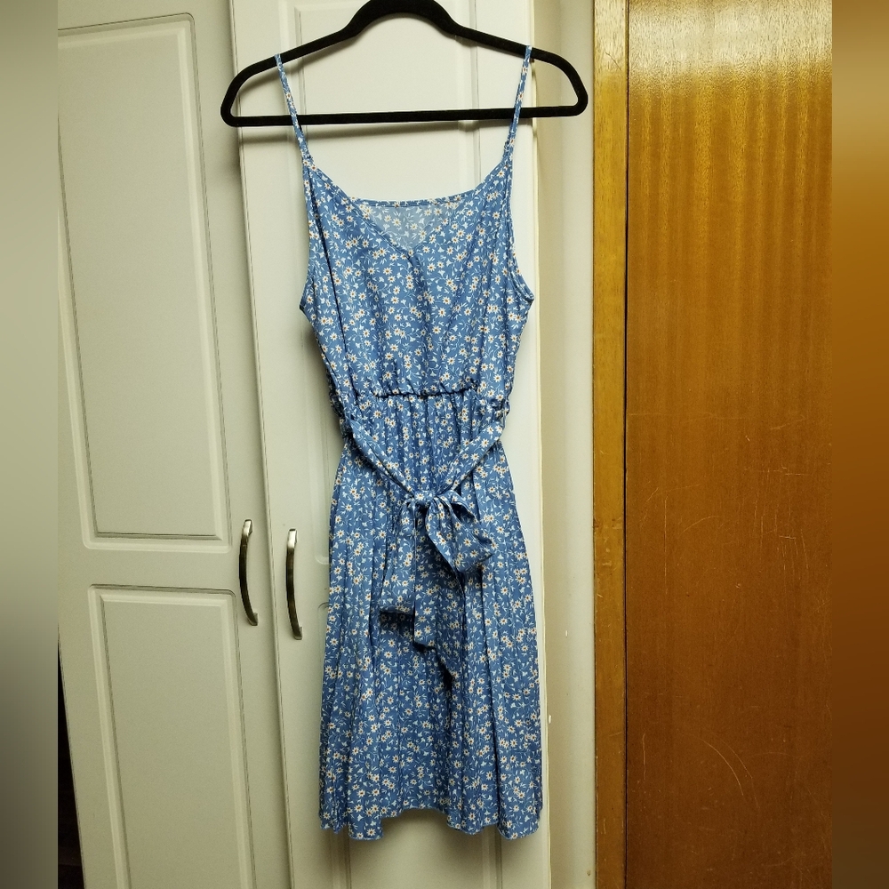 🍁🌺Unbranded floral pleated midi v neck tank dress with adjustable straps